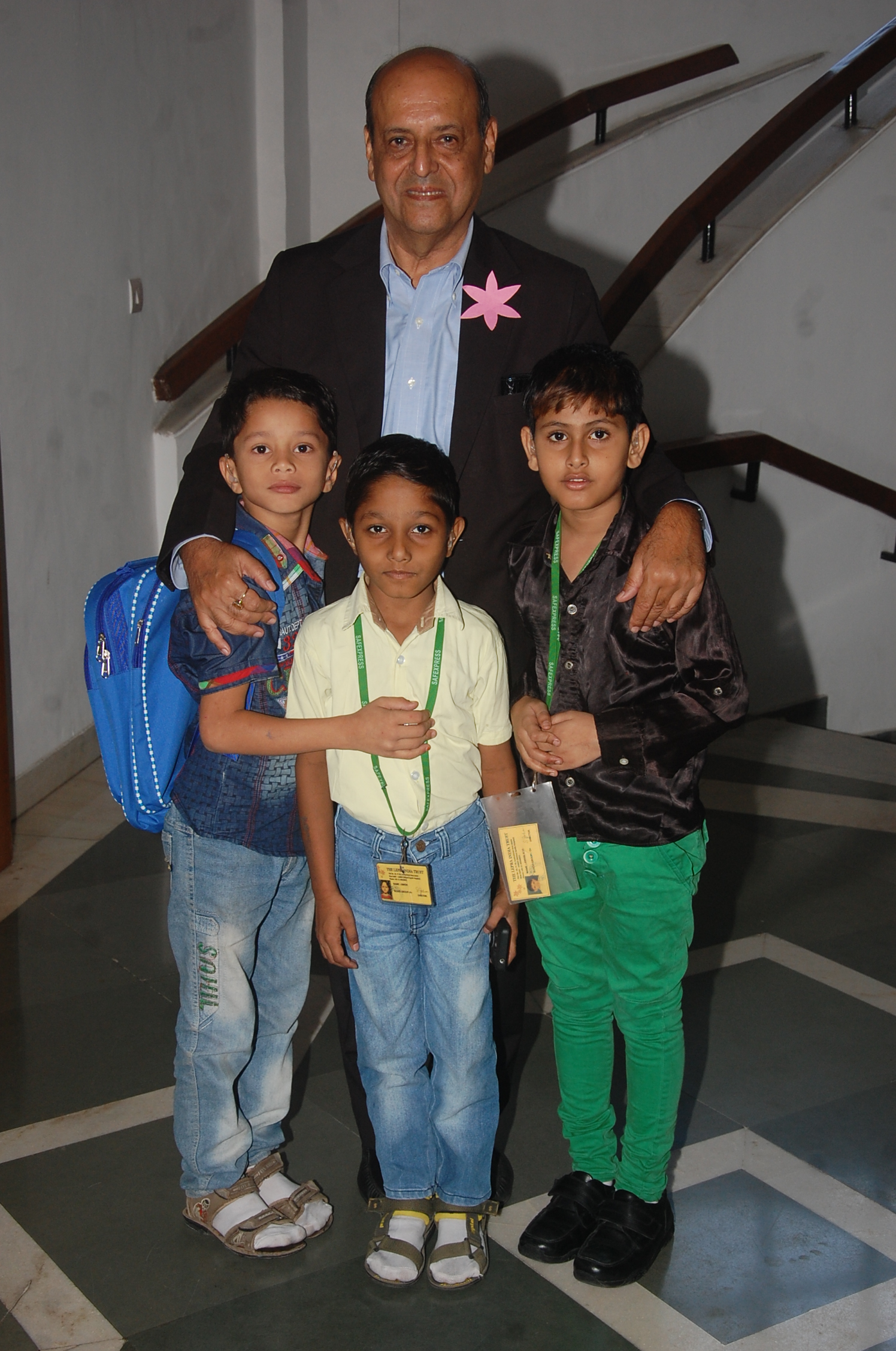 Mr-Chawla-With-Hearing-impaired-children
